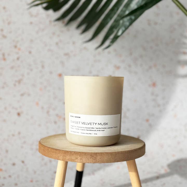 Bougie à mèche en bois au musc doux et velouté pour la vente par SZND GOODS