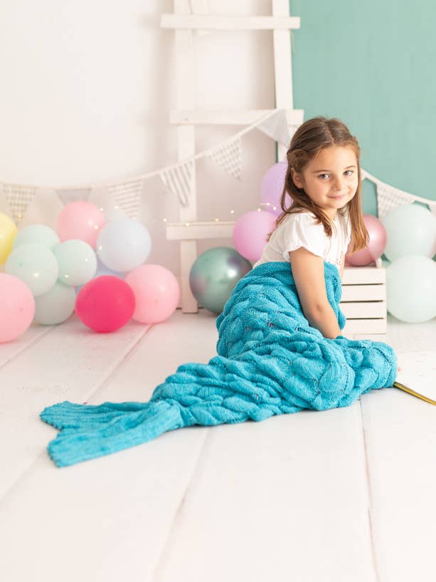 Strickdecke - Blauer Meerjungfrauenschwanz. für den Großhandel von Crochetts