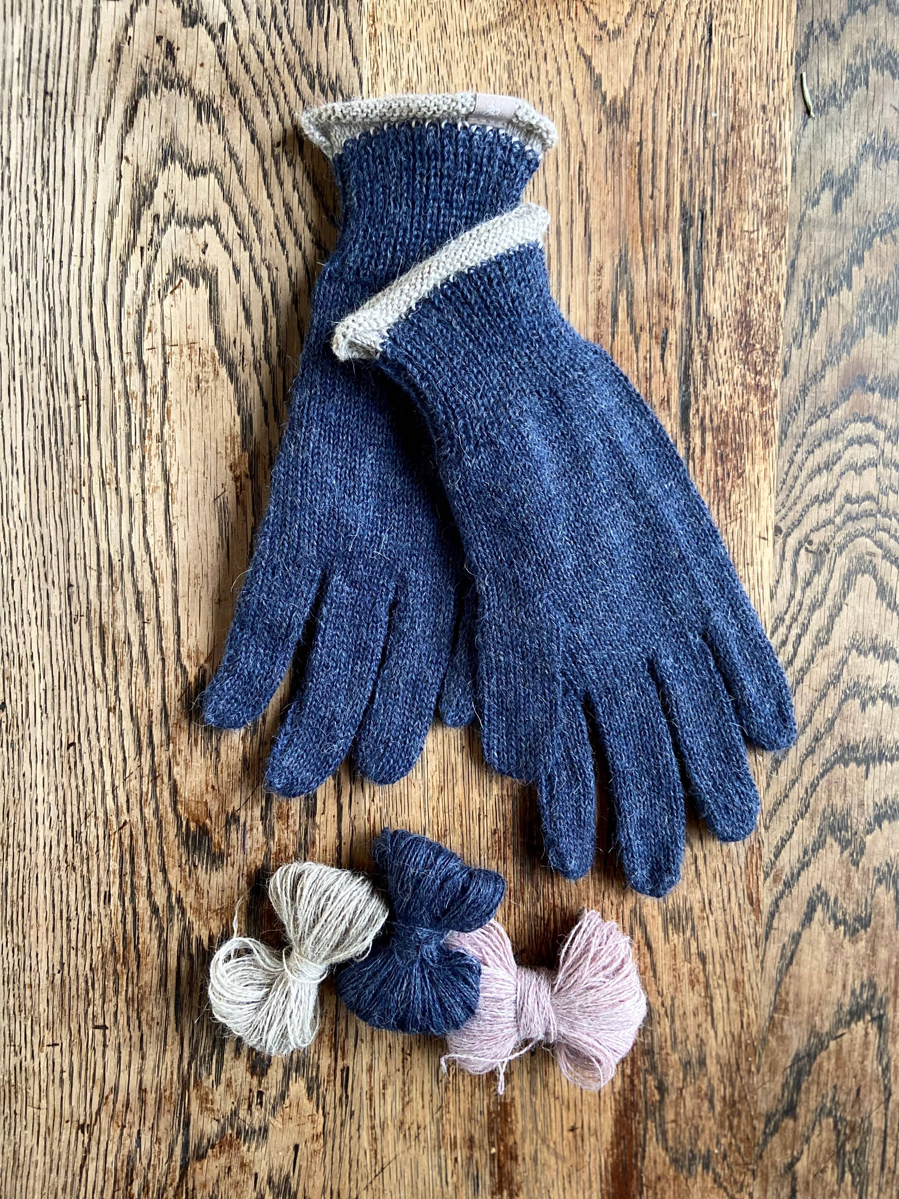 Samantha Holmes Alpaca Clothing and Gifts - Wholesale Gloves - Women's - Luxury Alpaca Gloves - new improved fit!9