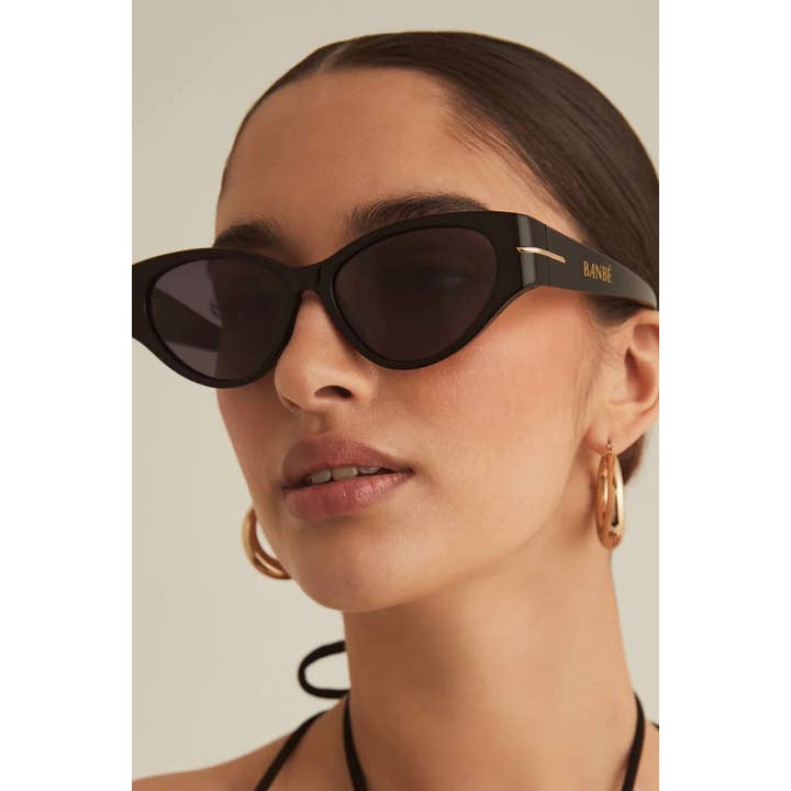 Banbe The Hadid and other Purchase Wholesale laufbekleidung. Free Returns & Net 60 Terms on Faire trending on Faire.