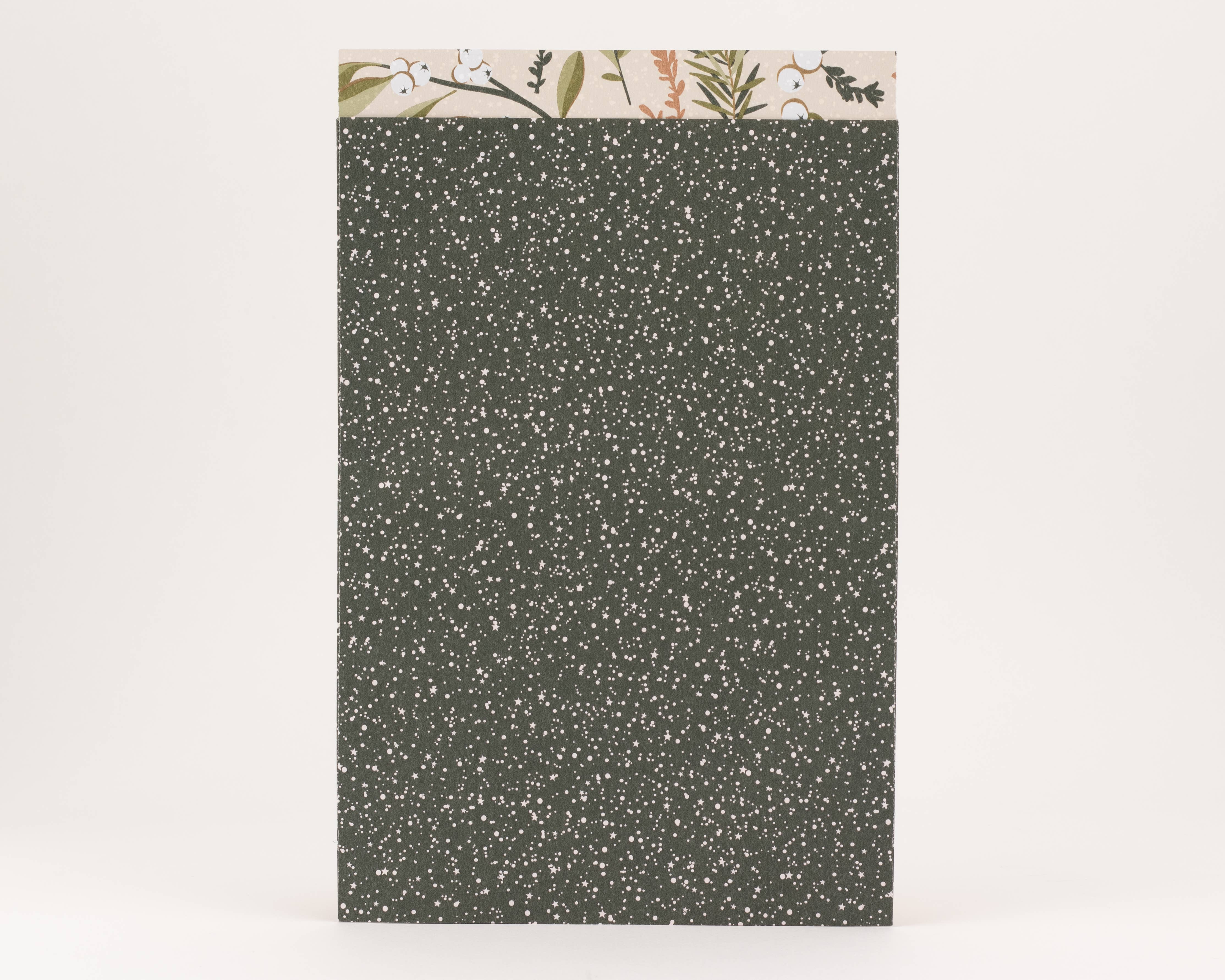 liebevoll verpackt – Großhandel Geschenktüten – Papiertüten Funkelnde Sterne, Tannengrün (Weihnachten)2