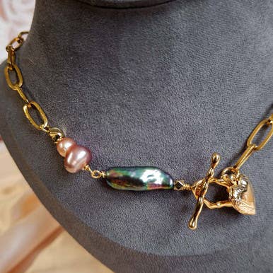 Vintage Balance Necklace with Baroque Pearls and Photo Box for wholesale by Pompon La Tulipe