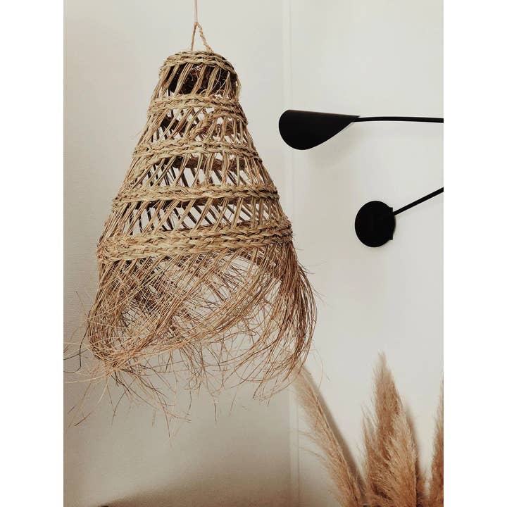 Mikwi Korblampe, offene Hängeleuchte aus Flechtstroh für den Großhandel von Mikwi