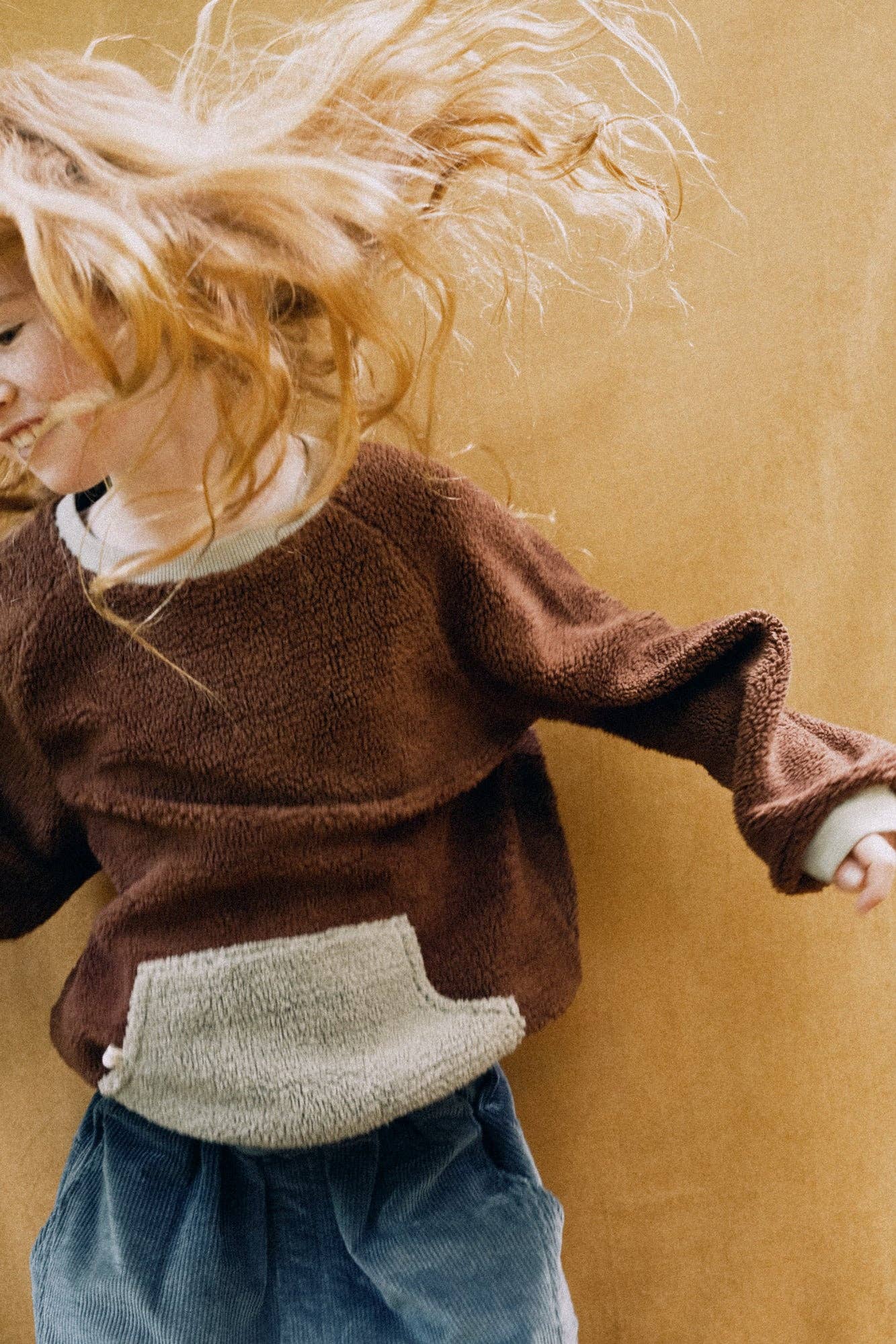 Brown Sudadera de sherpa de algodón orgánico marrón for wholesale on Faire