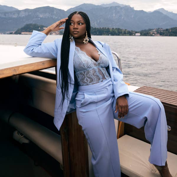 Costume bleu poudre pour la vente par Love My Reality