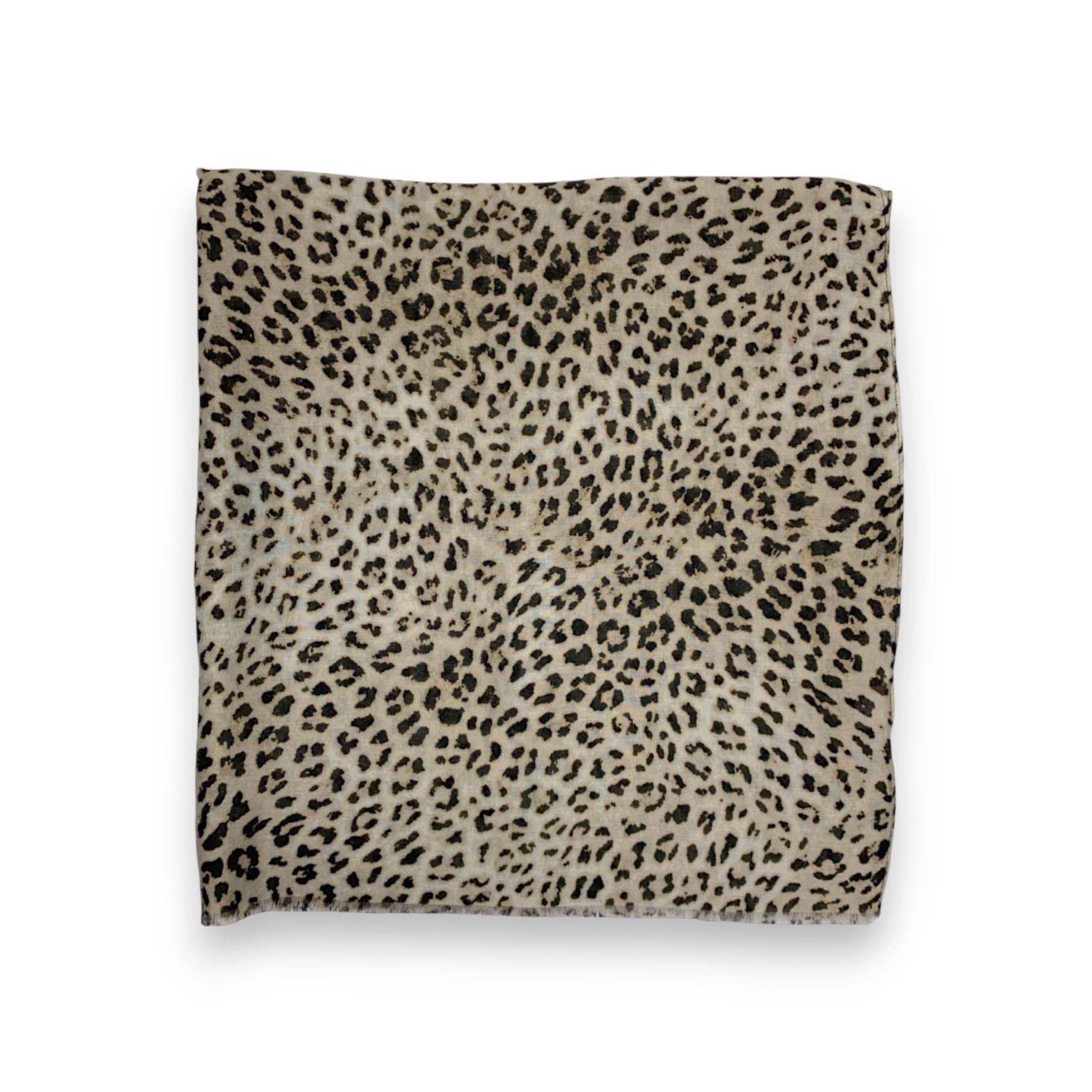 Lili Scarves (US Duty Free) – wholesale Scarf – Women's – Cheetah Print Cotton Blend Scarf3