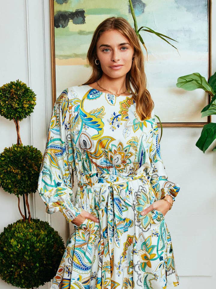 Vestido con cinturón y puños fruncidos con estampado floral de cachemira para mujer para venta al por mayor de Hayden LA