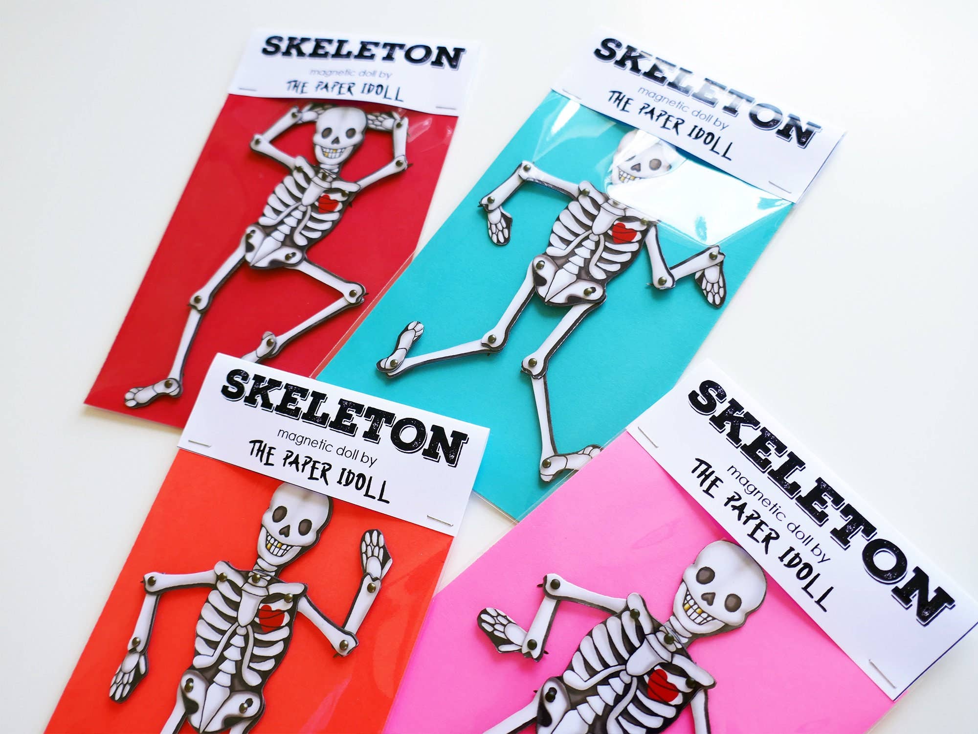 THE PAPER IDOLL – Großhandel Magnete – Posierbarer Kühlschrankmagnet | Skelett | Halloween-Party-Dekoration9