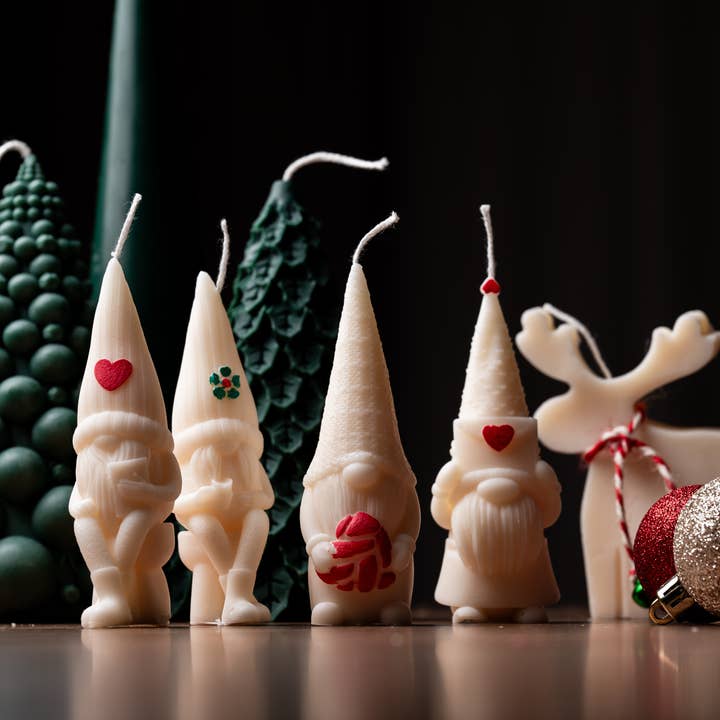 Allure CA - Wholesale Novelty Candle - Mini Mini Cute Santa Candle Set of 4! Faceless Dwarf !