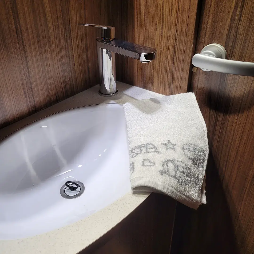 Pufz - Wholesale Hand Towel - Towel Caravan2