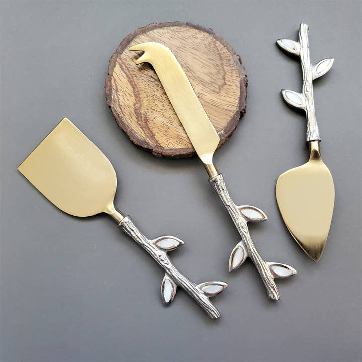 Gibb & Daan - Wholesale Cheese Spreader - Mother of Pearl Cheese Knife Set - Gold Finish - Gift Boxed