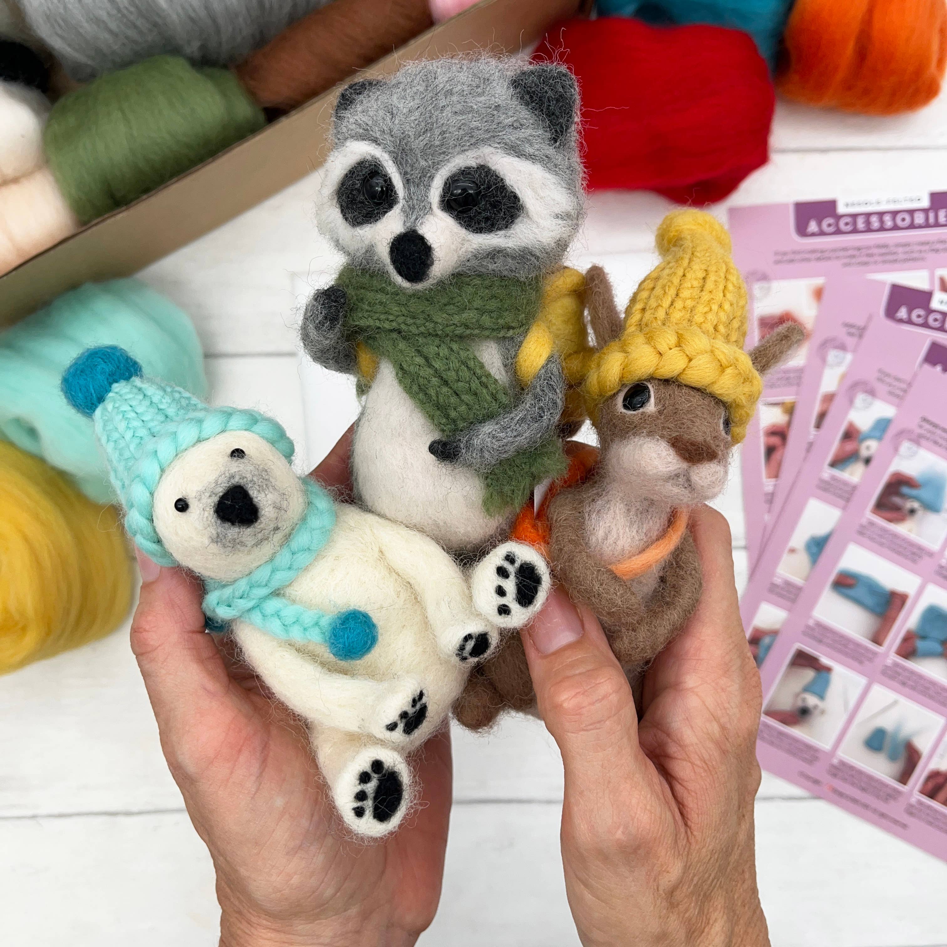 Bergin & Bath - Wholesale DIY Craft Kit - Needle Felting Bumper Kit - Winter Woollies5