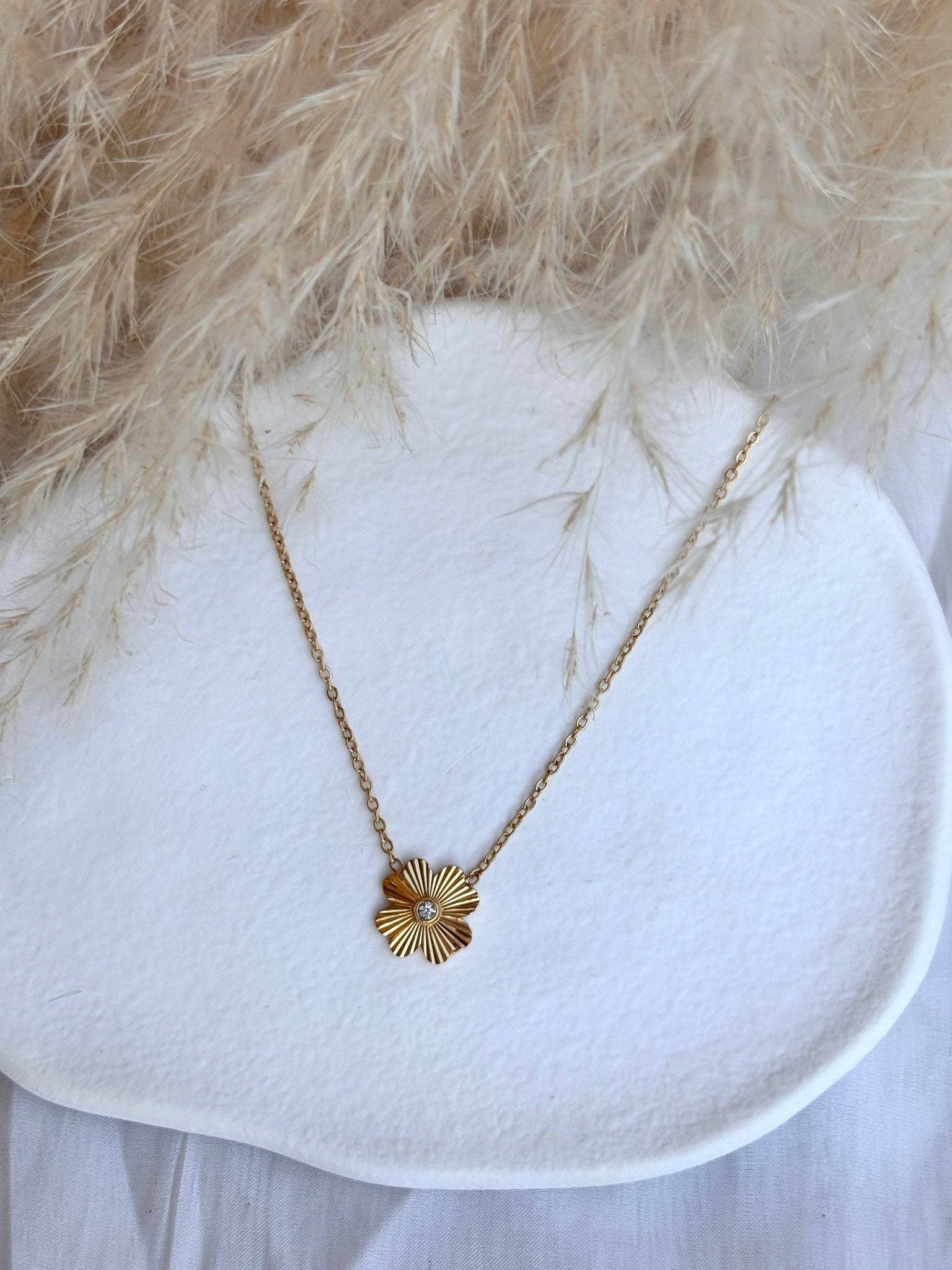 DUESTELLE ITALIA - Venta al por mayor Collares con colgantes/abalorios - Soleil Charm - Collar Trébol de cuatro hojas chapado en oro de 18K1