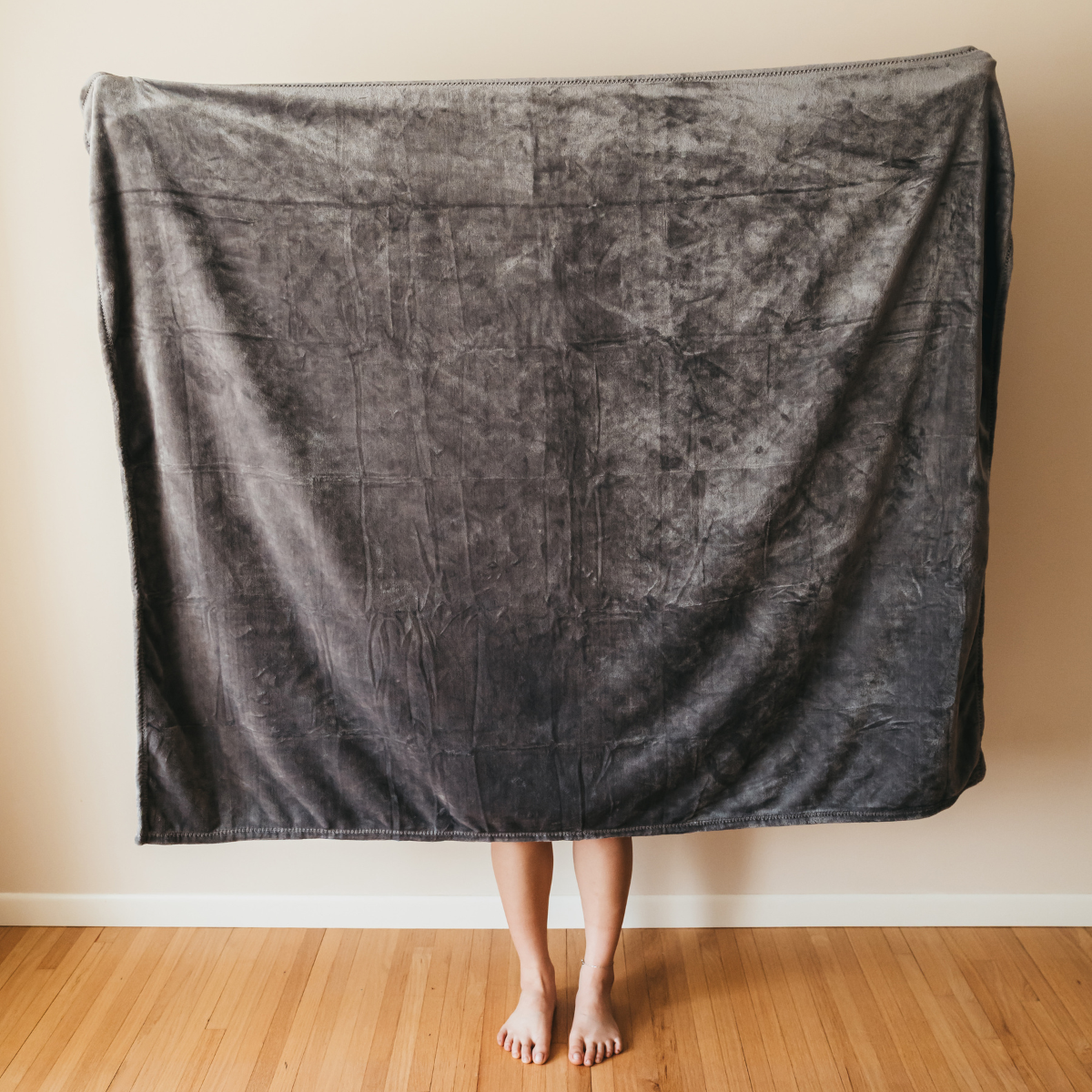 Giften Market - Wholesale Throw Blanket - Cozy Fleece Throw Blanket - Gifts for the Home - Host Gifts12