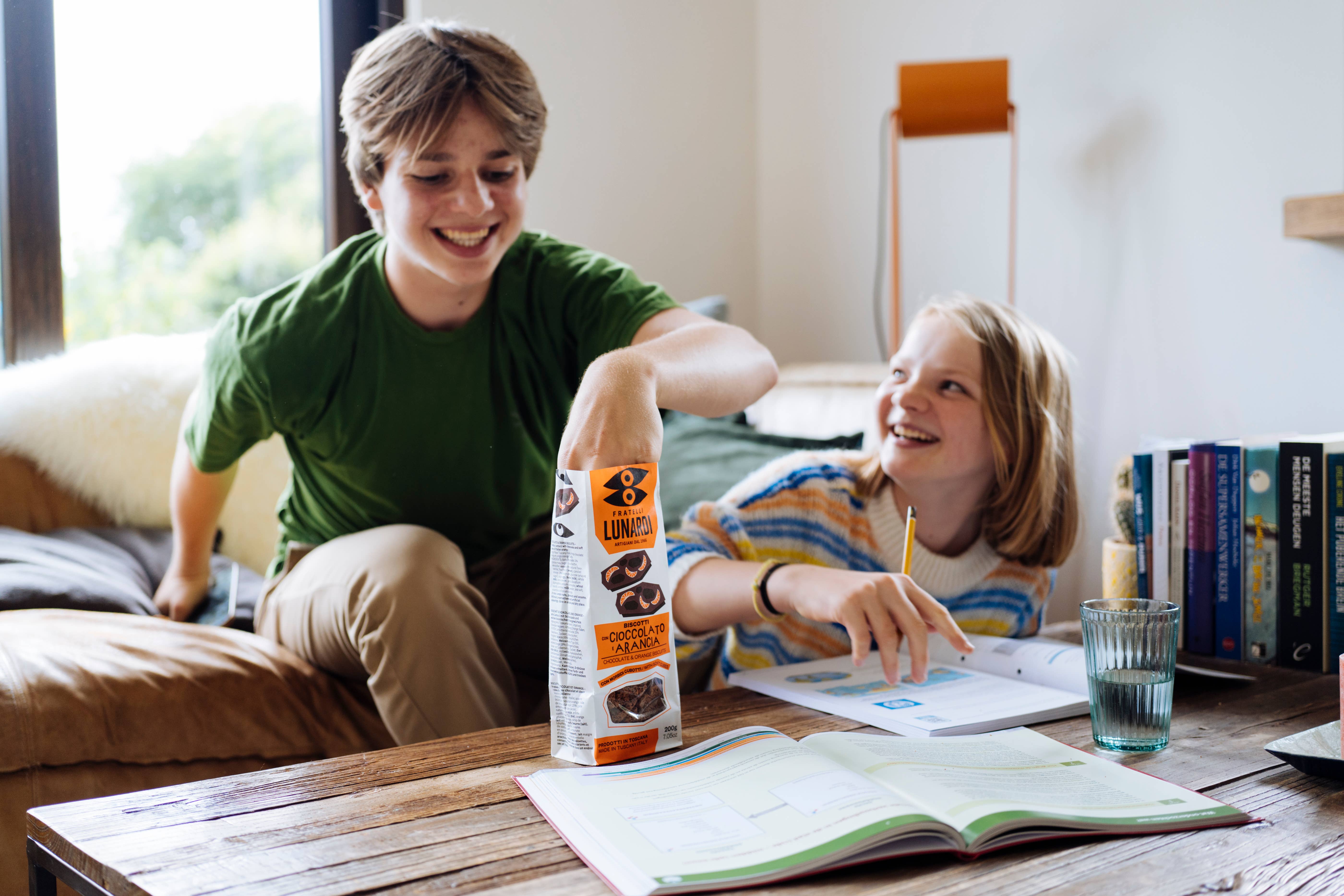 Fratelli Lunardi srl - Wholesale Cookie - biscuit with chocolate and orange 200g3