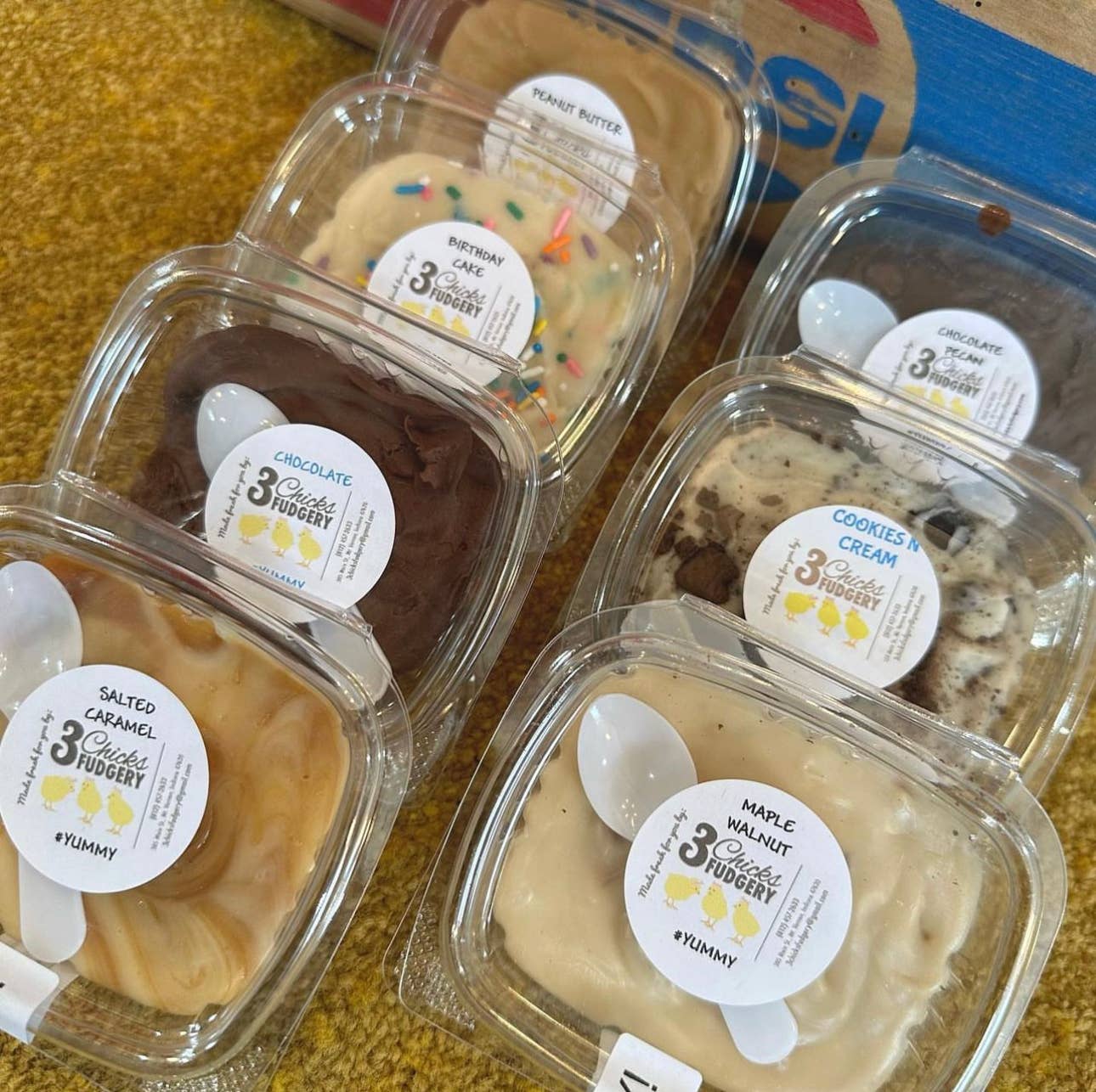 3 Chicks Fudgery - Vente Fudges - Paquet d'échantillons de fudge de 1/4 livre 
Saveurs classiques du quotidien2