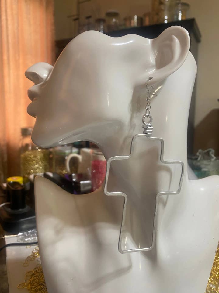 Oorbellen met open kruis (groot 3-1/2 inch) voor wholesale door Angela Catirina Jones