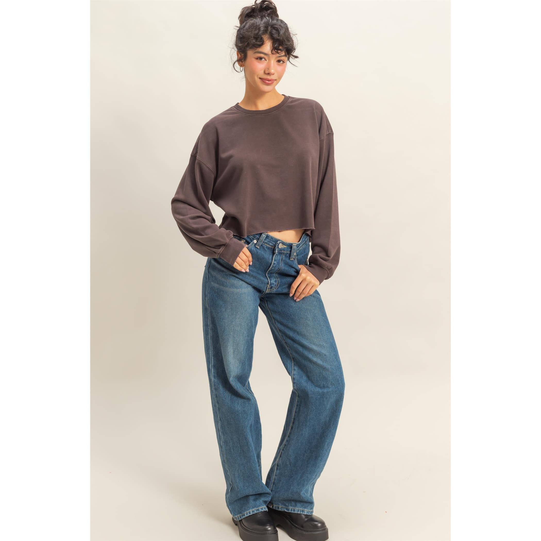 HYFVE - Wholesale Sweatshirt - Women's - Cropped Crewneck Sweatshirt With Oversized Sleeves15