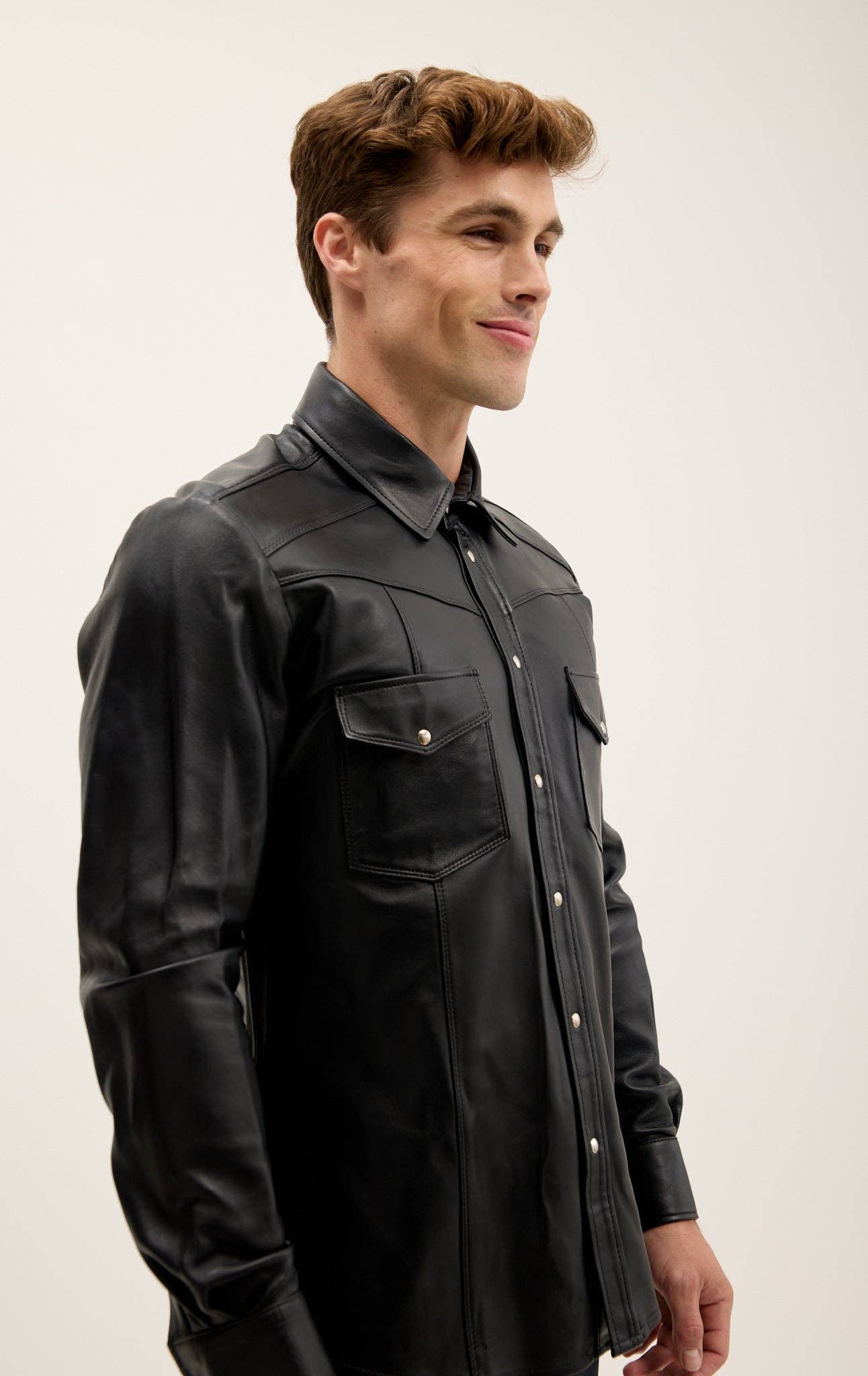 PRETO Camisa de Pele de Cordeiro Genuína Masculina - Preto para venda a revendedores na Faire4