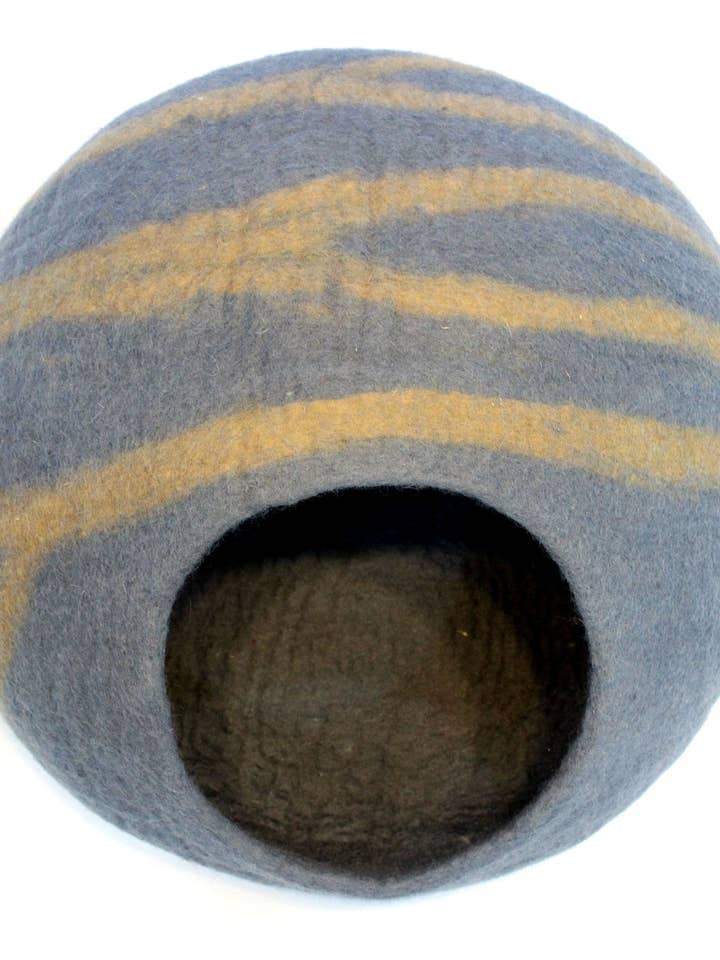 Handmade Woolen Felt Cat Cave from Nepal for wholesale by Woollyfelt