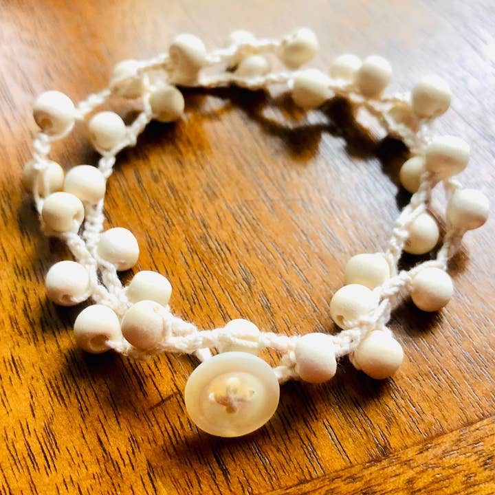 Colar de madeira Boho, colar frisado de crochê por atacado de ShellyCakes