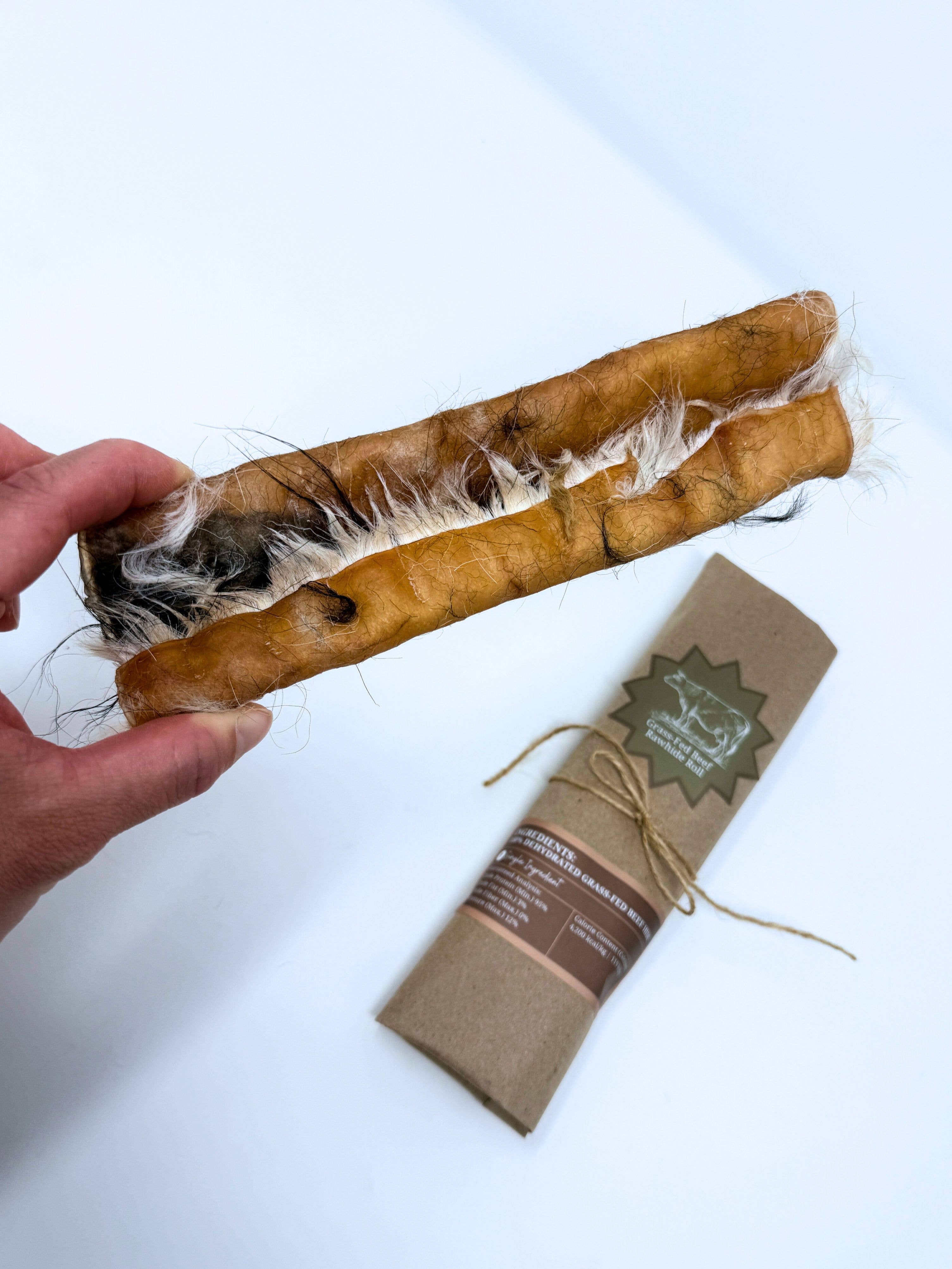 Litto Howler - Vente Friandises – chien - Rouleau de Peau de Bœuf Nourri à l'Herbe (avec Poils) | 8 Pouces1