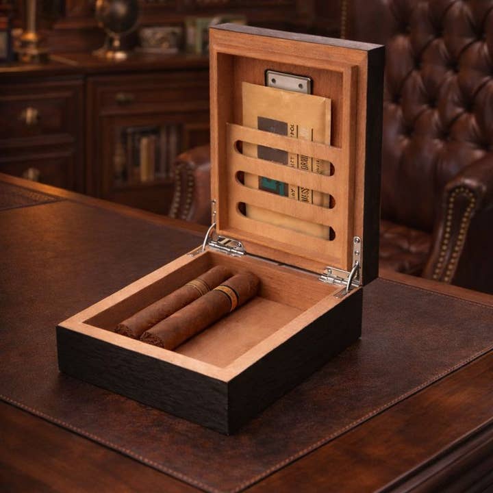 BeyBerk International – Großhandel Humidor/Zigarrenzubehör – BeyBerk International Zedernholz Zigarren-Humidor in Espresso-Holzoptik2