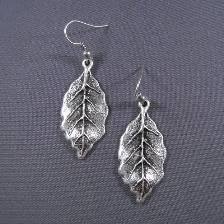 Leaf earring pewter, silver plated for wholesale by Volare