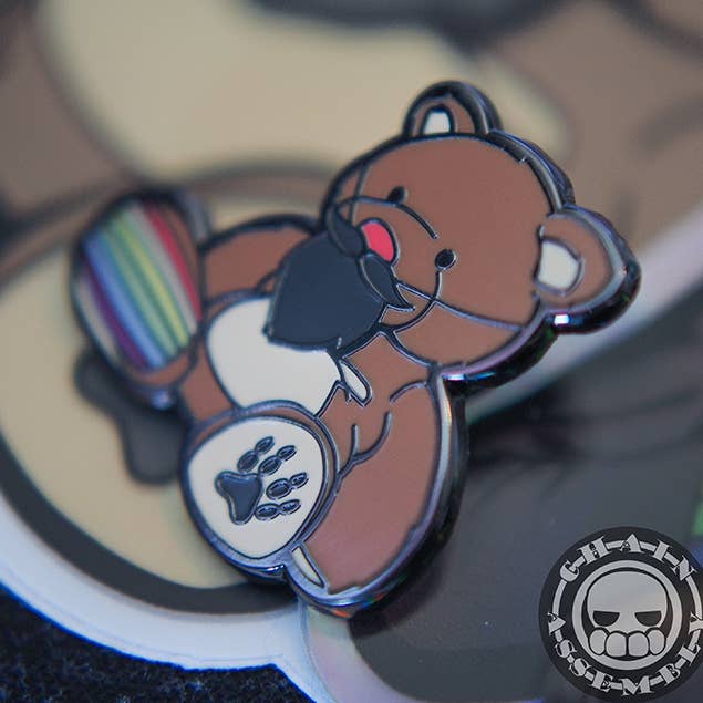 Skäggiga Bear Hård Emalj för wholesale av Chain Assembly LLC