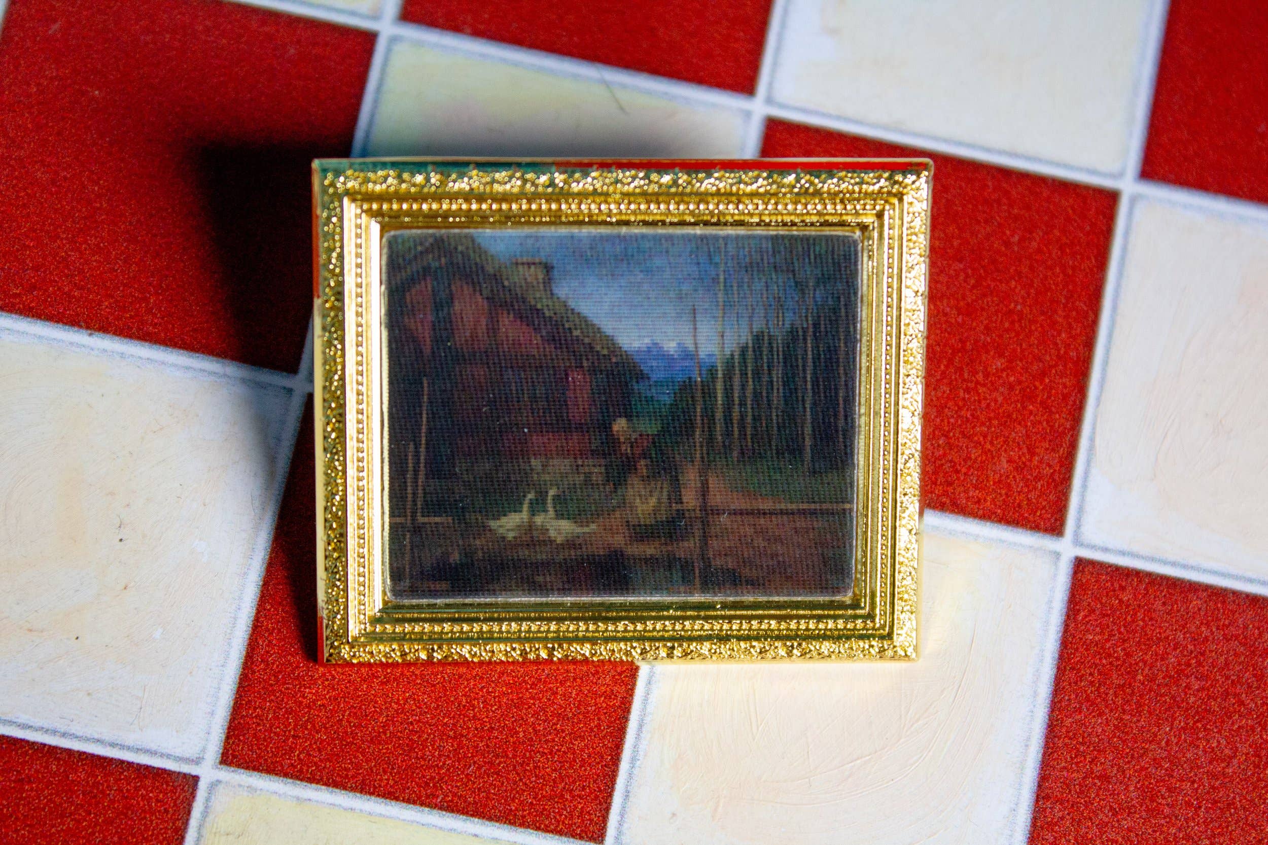 Mink - Wholesale Lapel Pin/Button - Cursed Painting from The Witches (lenticular pin)4