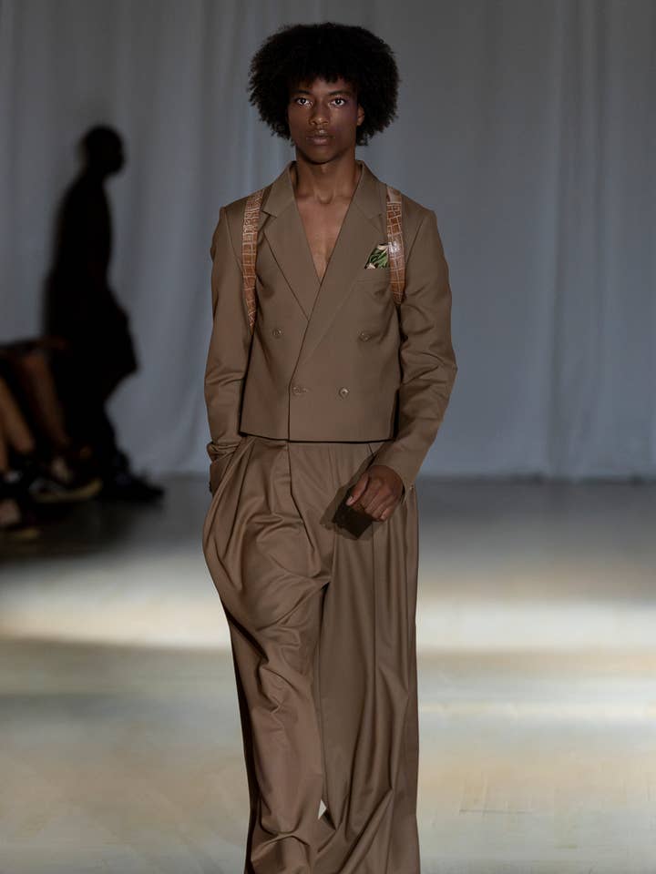 Abito Tagliato Bastien Tan per la vendita all'ingrosso da parte di Maui X Lolita