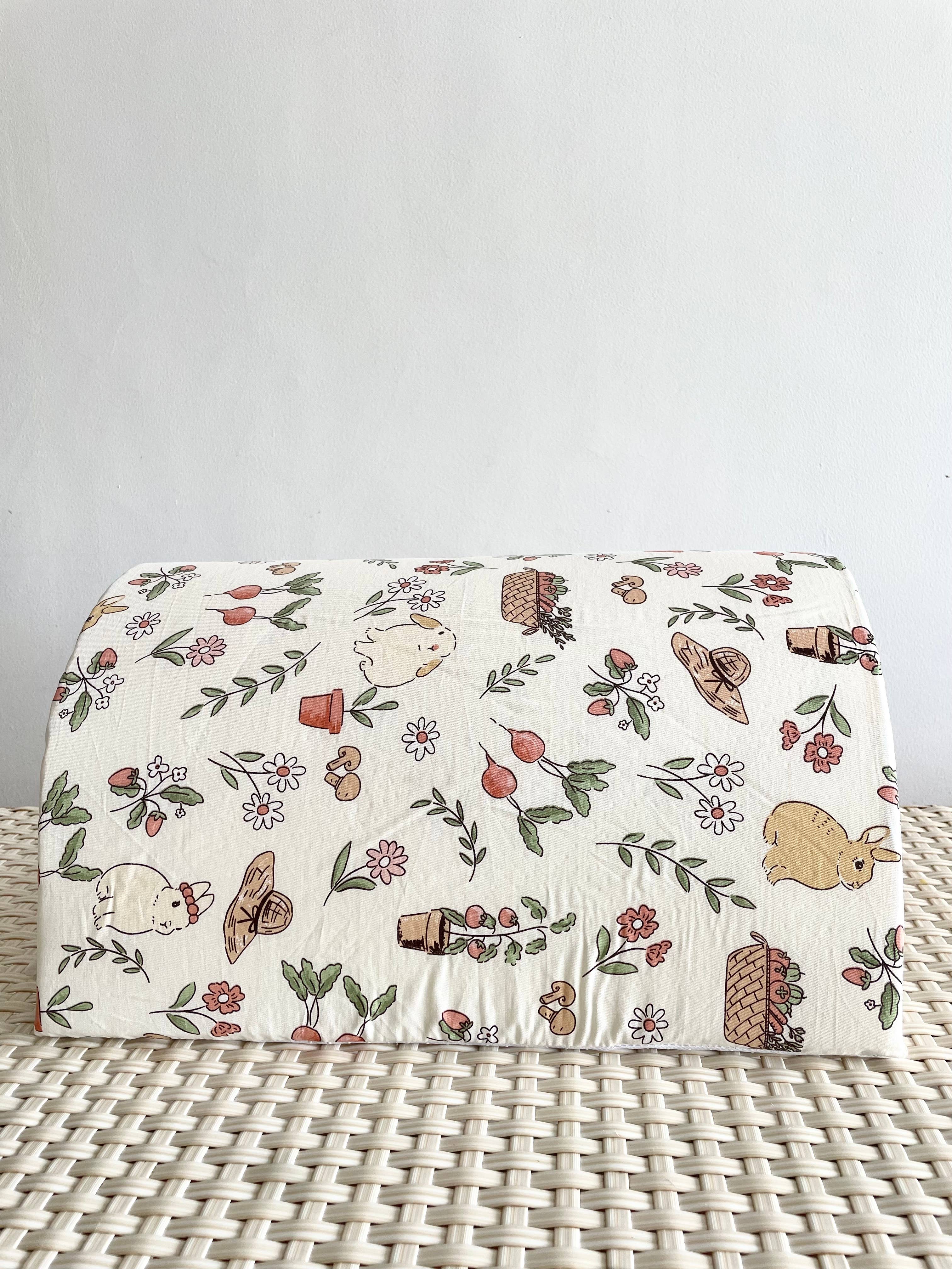 No Furries Delights - Wholesale Pet Bed - Cat/Dog - Spring Picnic - LARGE Hoppy Hideaway Tunnel2