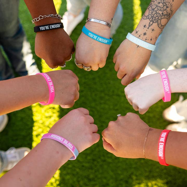 Bracelet Tu Es Suffisant® pour la vente par You're Enough®