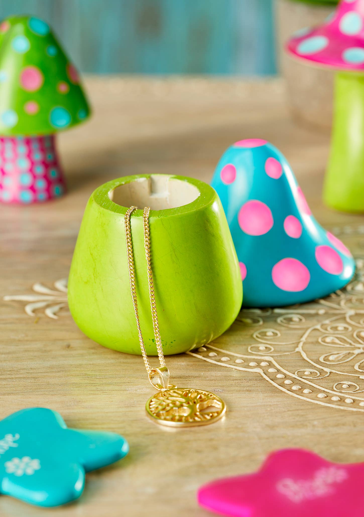 Namaste – Großhandel Schmuckschalen – Funkiger Pilz-Schmucktopf aus Speckstein in Neonfarben1