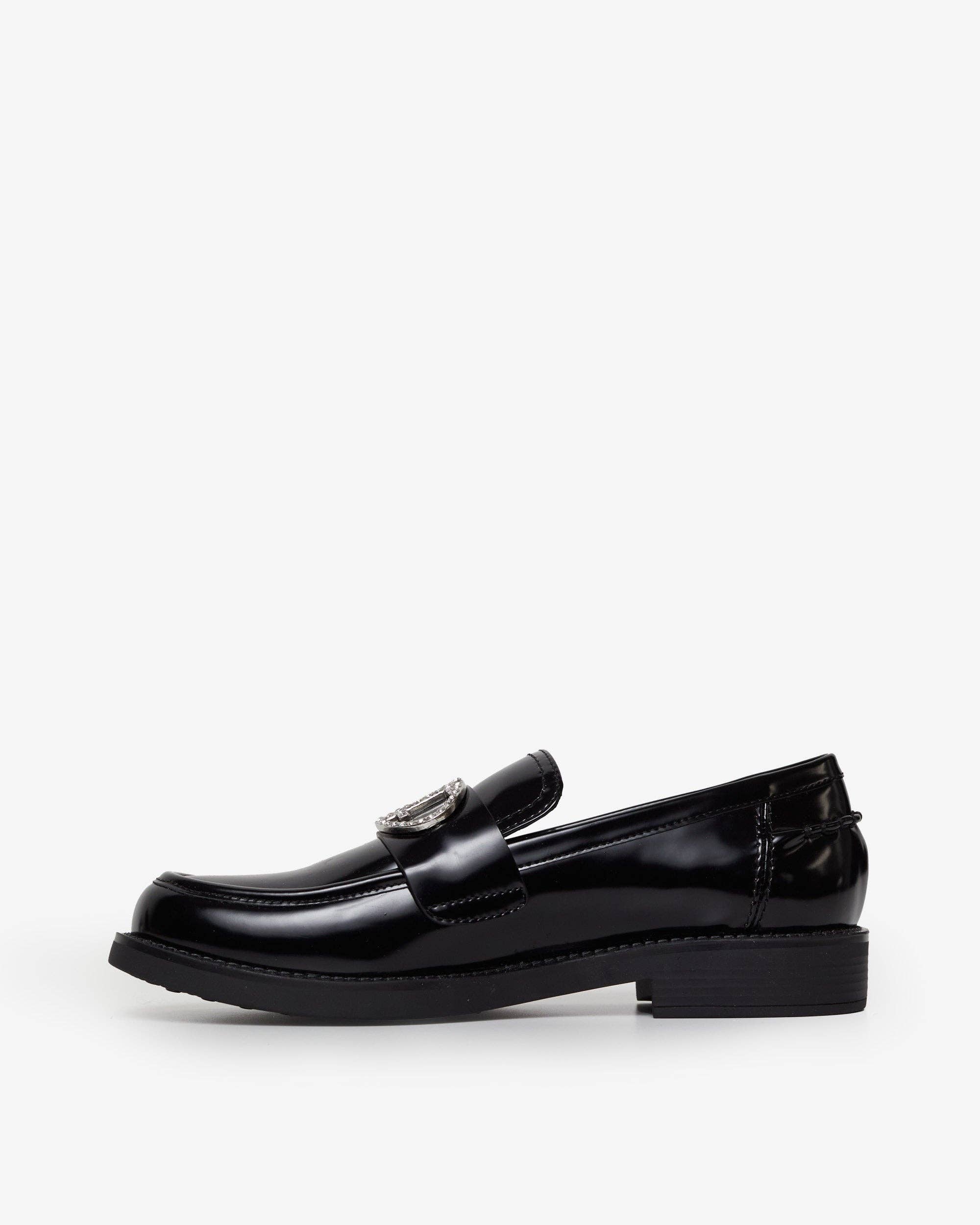 CRISTINA FERREIRA – Engroshandel Loafer – Kvinder – Rise sorte lakmoccasiner med metaldetalje5