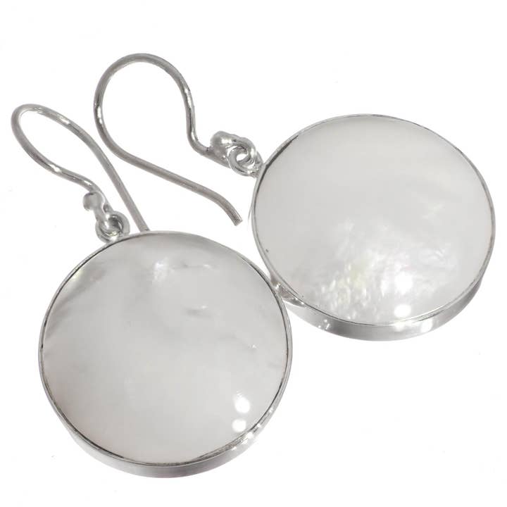 925 silver runda vita ostron pärlemorskal pärlörhängen i sterlingsilver, 3/4" för wholesale av FifiRose