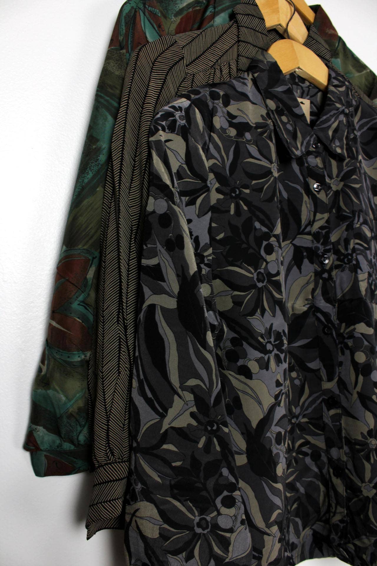 Sun's Out! - Vendita all'ingrosso Camicetta - Donna - Blusa a maniche lunghe con bottoni di seconda mano - Originale34