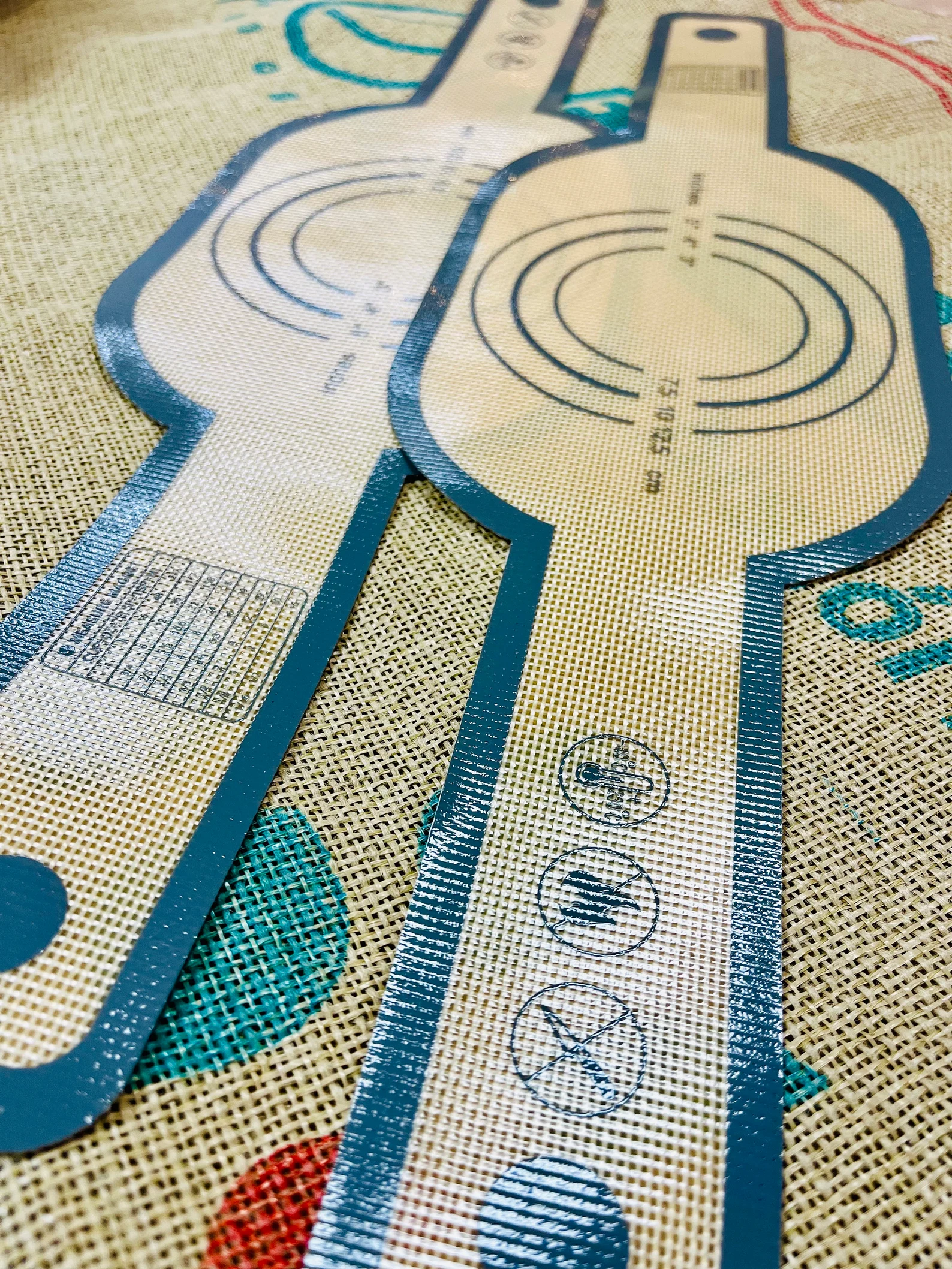 Sourdough by the Sea - Wholesale Bread Pan - Oval Silicone Bread Sling Long Handle Extraction Pad1