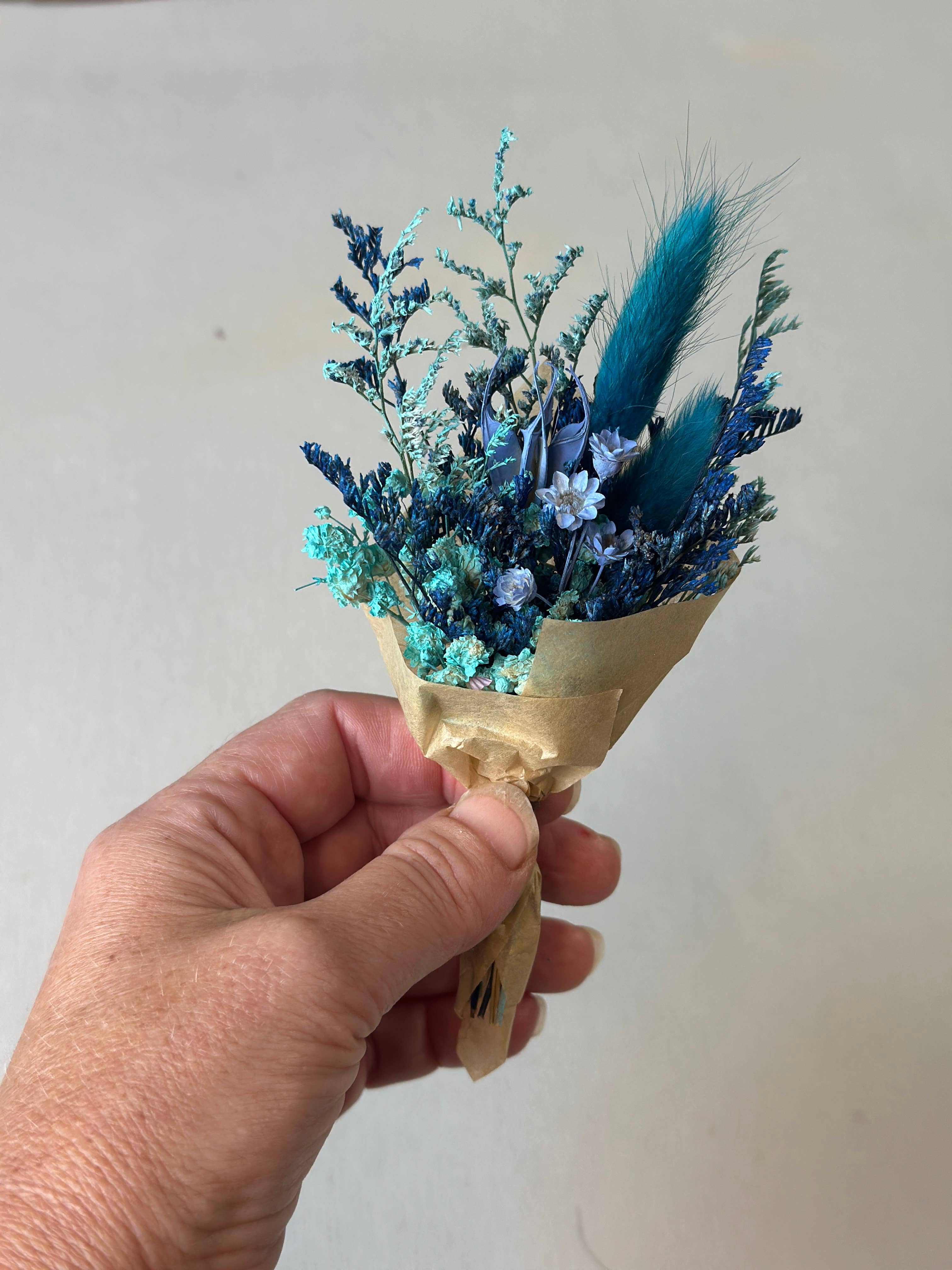 The Gardeners Wife - Wholesale Dried/Pressed Flowers - Dollhouse Bouquet 7