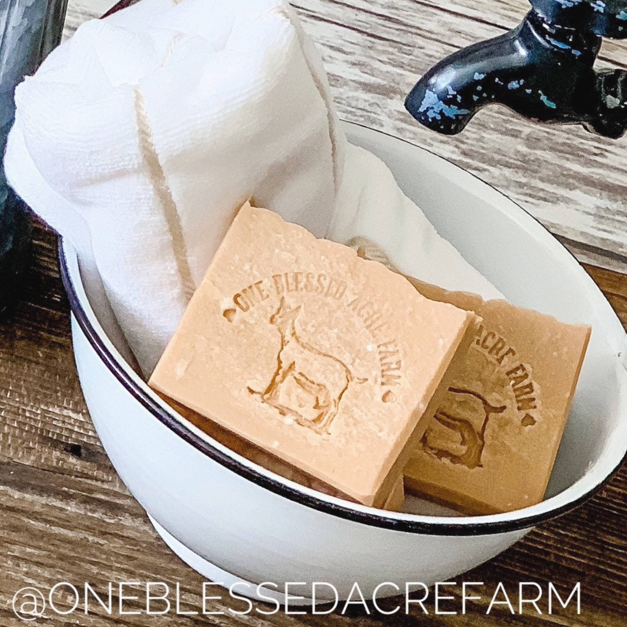 One Blessed Acre Farm - Vente Pains de savon - Savon Humboldt Blackberry Goat Milk4