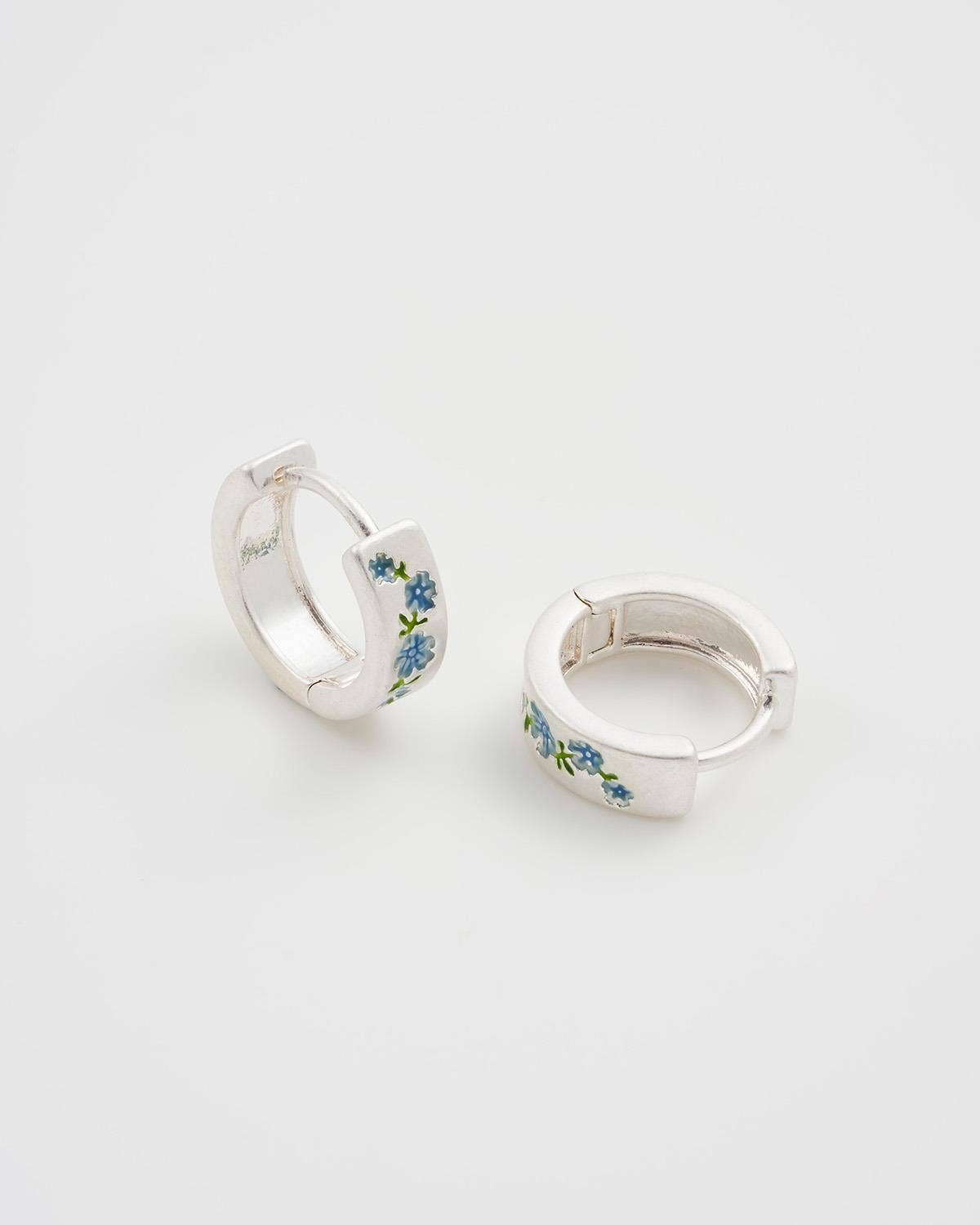 Fable England - Vente Créoles - Boucles d'oreilles créoles mini en argent "Forget Me Not" UE UNIQUEMENT2