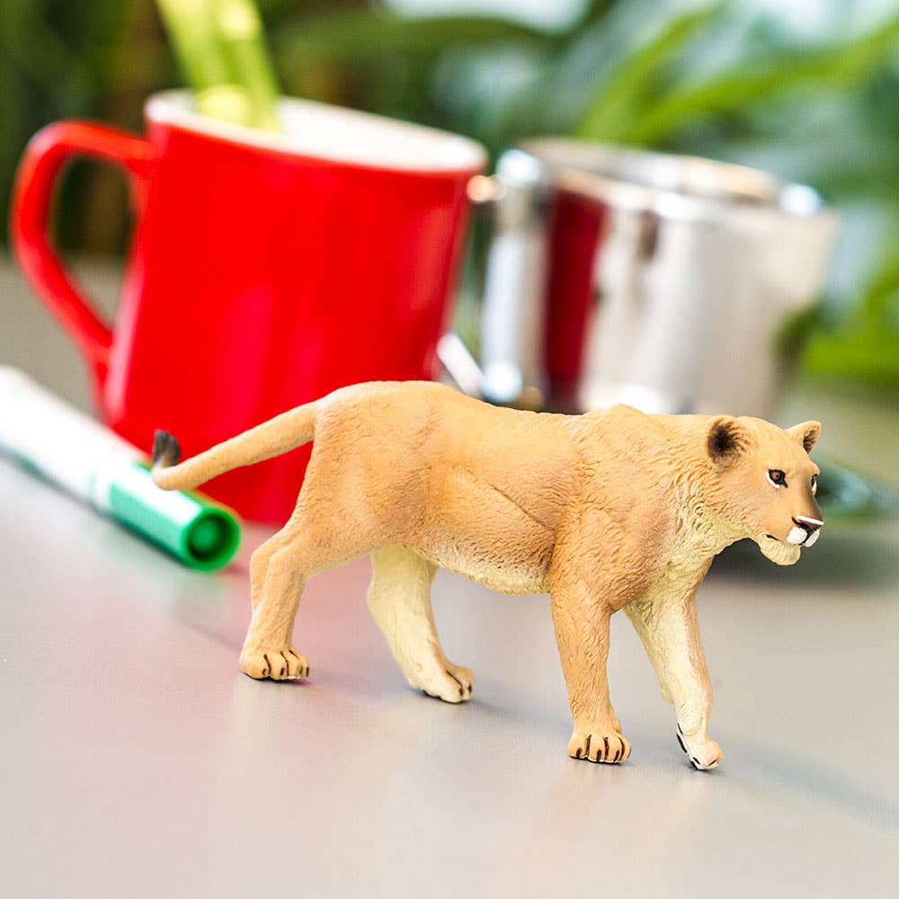 Safari Ltd. - Wholesale Figurine Toy - Kids - Lioness - 2903296