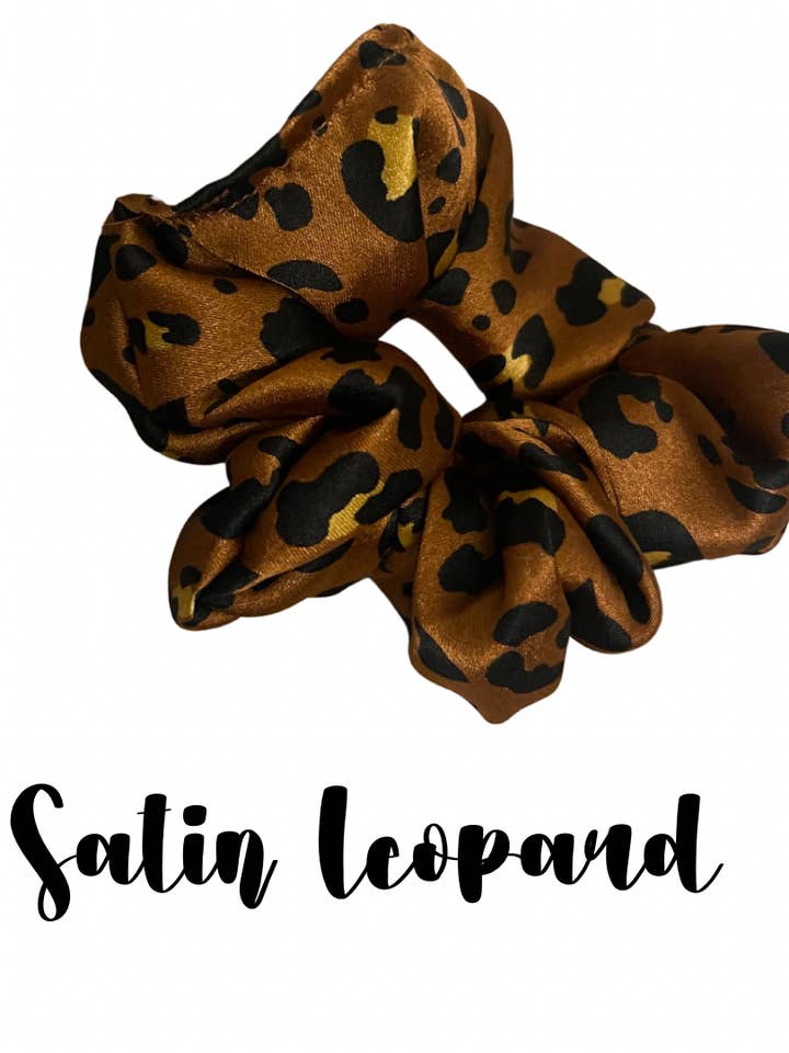 Scrunchies (régulier) pour la vente par Luna’s Loft Boutique