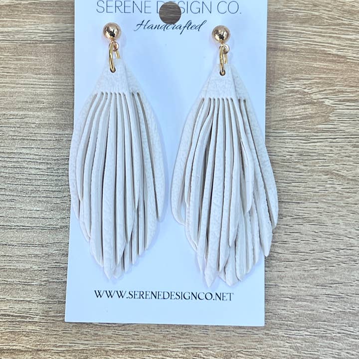 Serene Design Co. – Großhandel Ohrhänger – Statement-Ohrringe aus Leder mit Fransen8