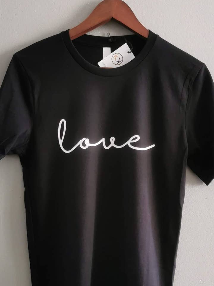 Love Unisex Grafisk Tee for engroshandel hos K Squared Apparel