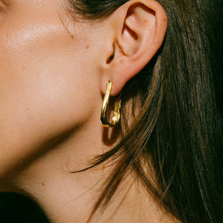 Natolia NYC – Engroshandel Hængeøreringe og creoløreringe – Lycias urneøreringe1