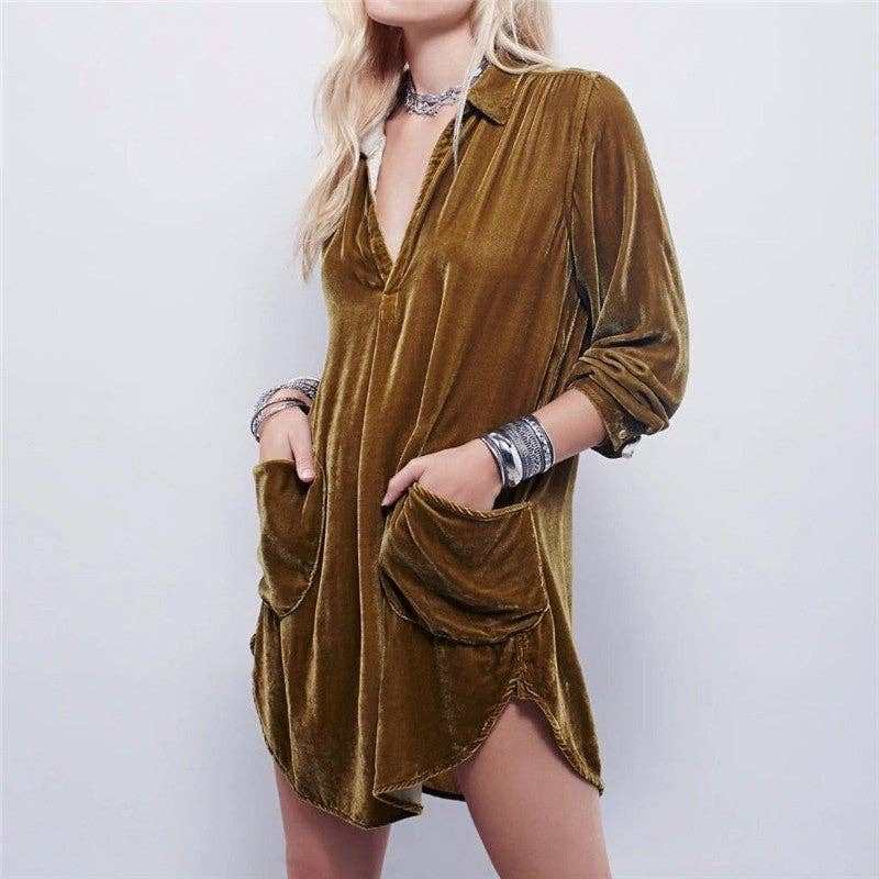 Sheer Trend – Großhandel Kleid – Damen – Locker sitzendes V-Ausschnitt Langarm-Samt-Kurzkleid3