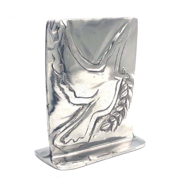 Women of the Cloud Forest – wholesale Dekorativt bordsobjekt – Återvunnen aluminium stor fredsduva med bas