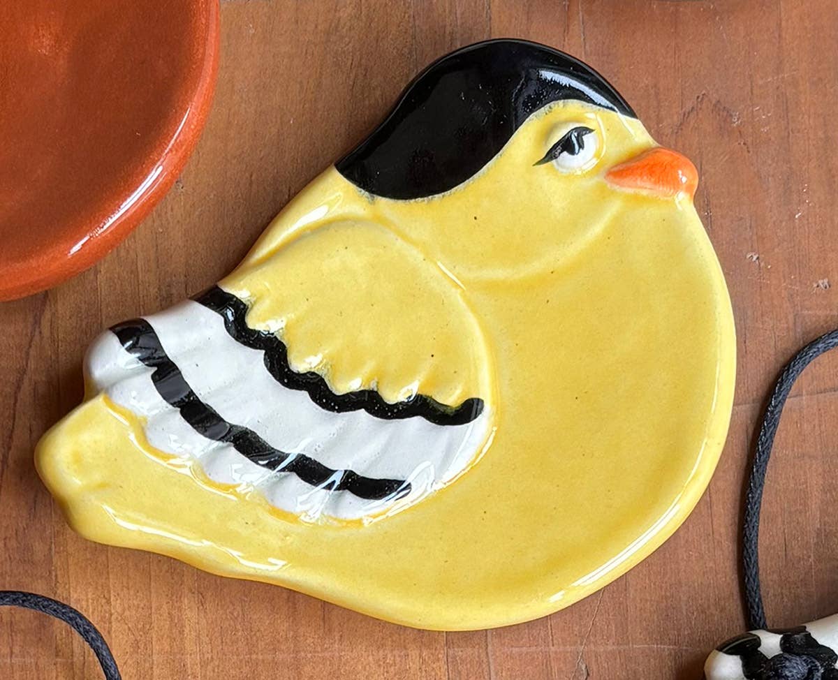 August Ceramics - Wholesale Decorative Plate/Dish/Bowl - 3" Ceramic Bird Dish assortment with Tabletop Display3