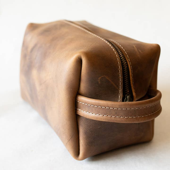Lindy Leather - Wholesale Toiletry Bag - Men's - Dopp Kit - The Gentleman's Travel Kit